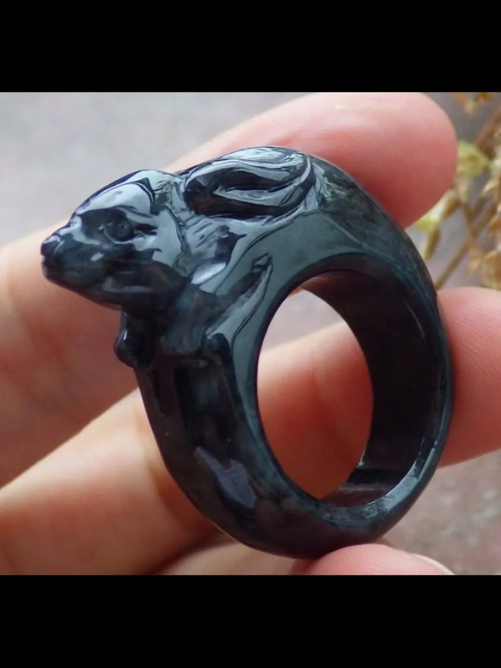 Certificate Jadeite Jade black Carved Pure Rabbit ring size7.75